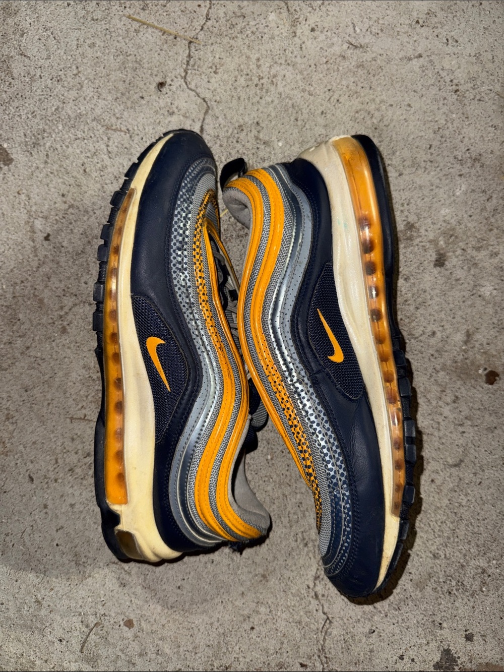 Nike Navy and Orange Wave-Detail Air Max Sneakers